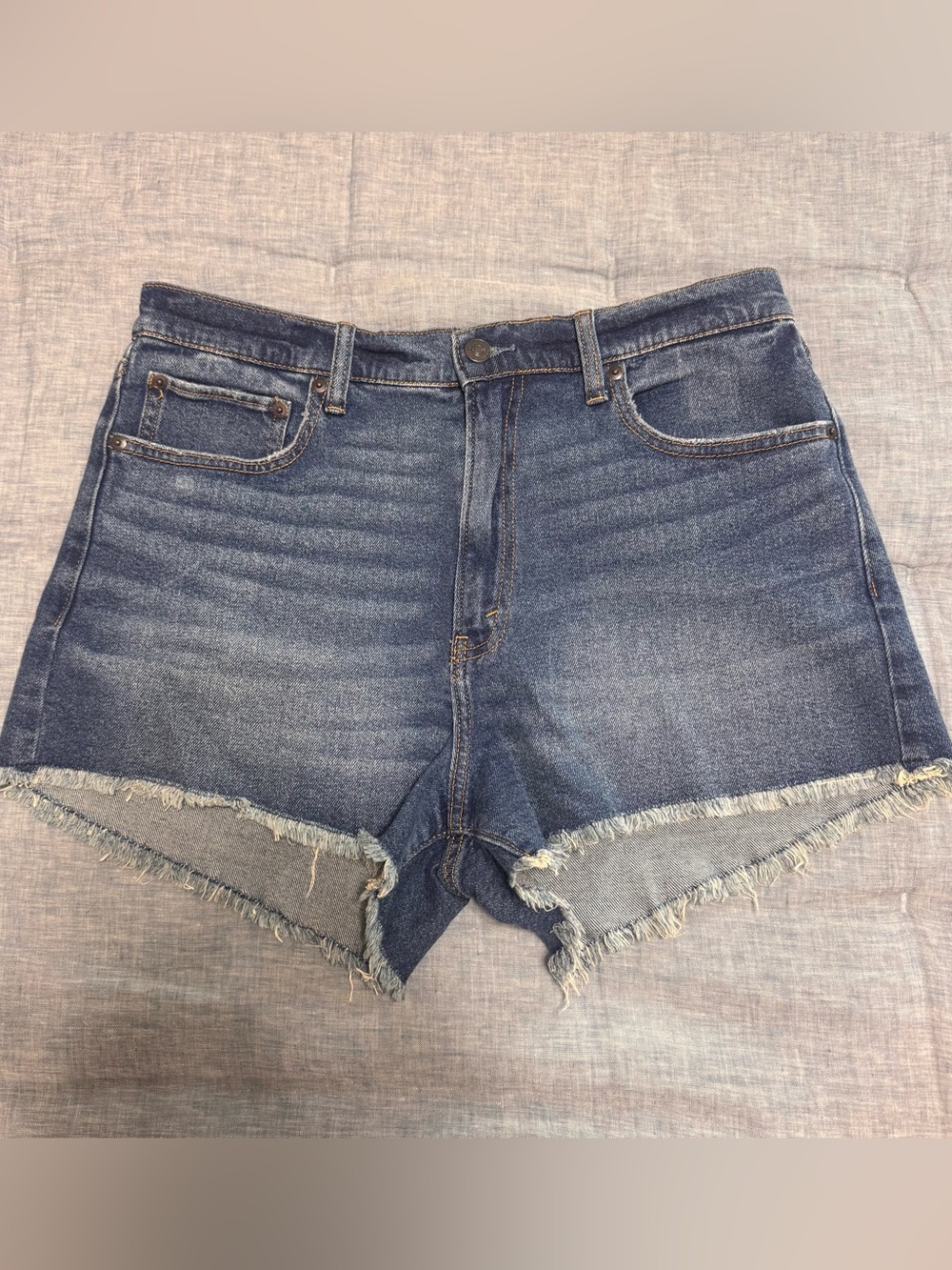 Abercrombie The Mom High Rise Short